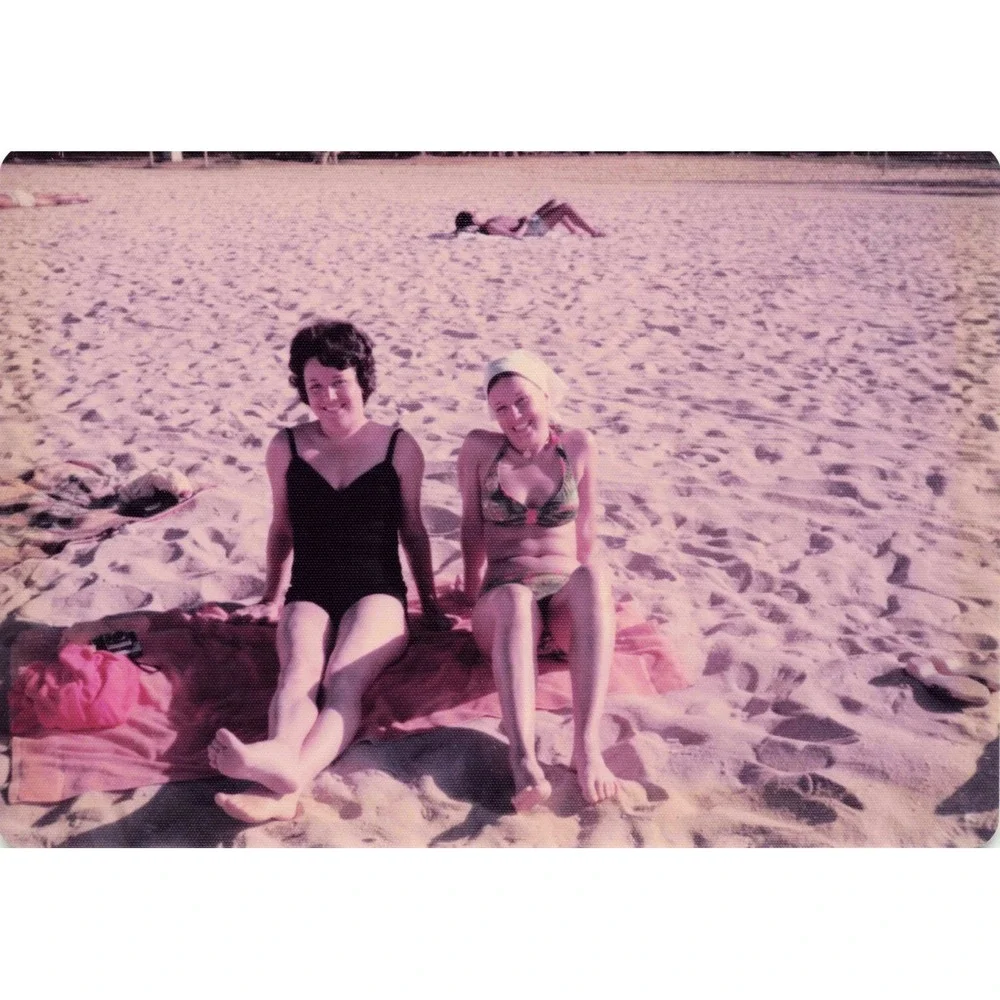 Vintage 1970s Waikiki Beach Hawaii Women in Swimsuits Photo Lot of 4 - Picture 4 of 4